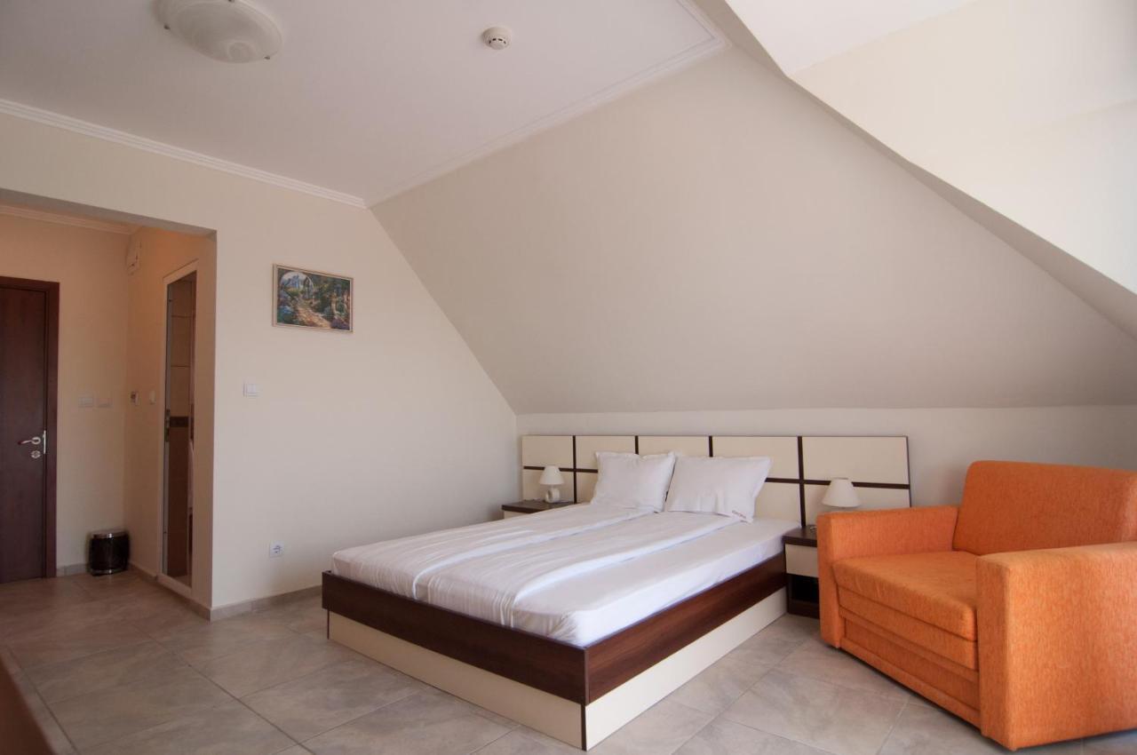 Guest House Hiora Ahtopol Bagian luar foto