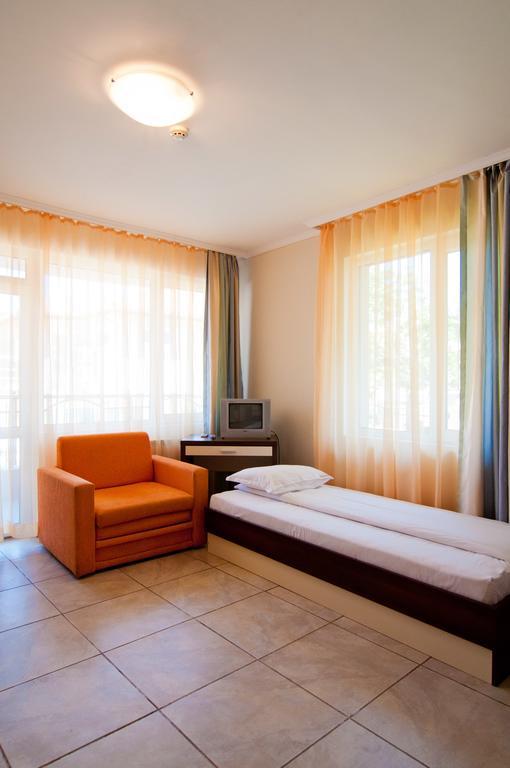 Guest House Hiora Ahtopol Bagian luar foto