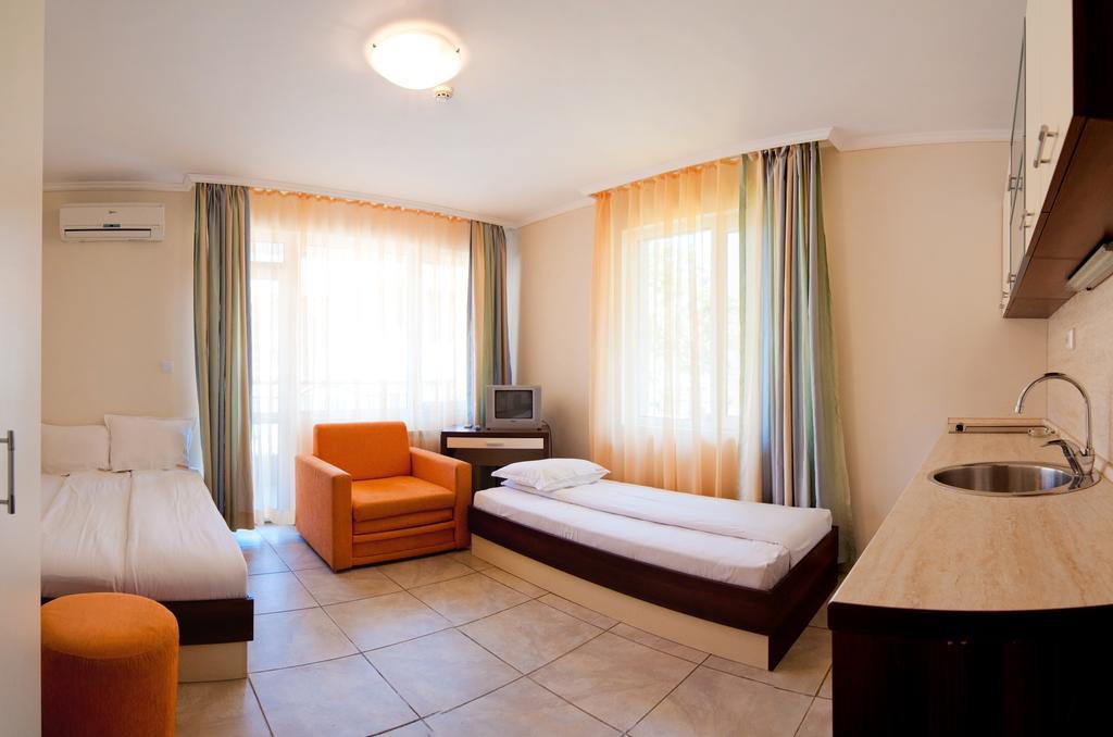 Guest House Hiora Ahtopol Bagian luar foto