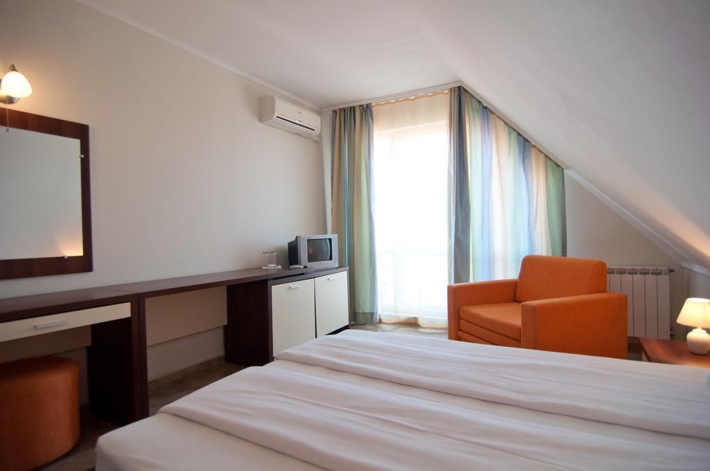 Guest House Hiora Ahtopol Bagian luar foto