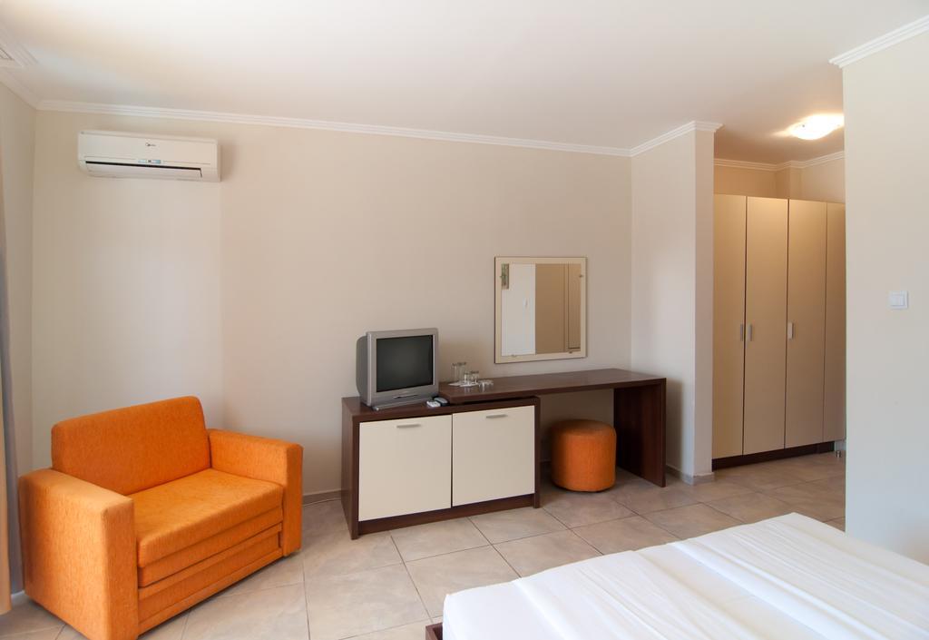 Guest House Hiora Ahtopol Bagian luar foto