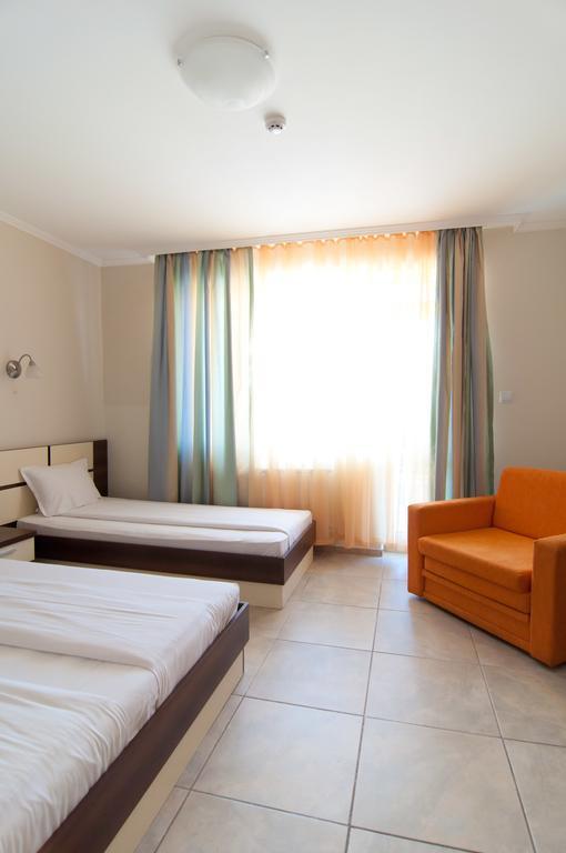 Guest House Hiora Ahtopol Bagian luar foto