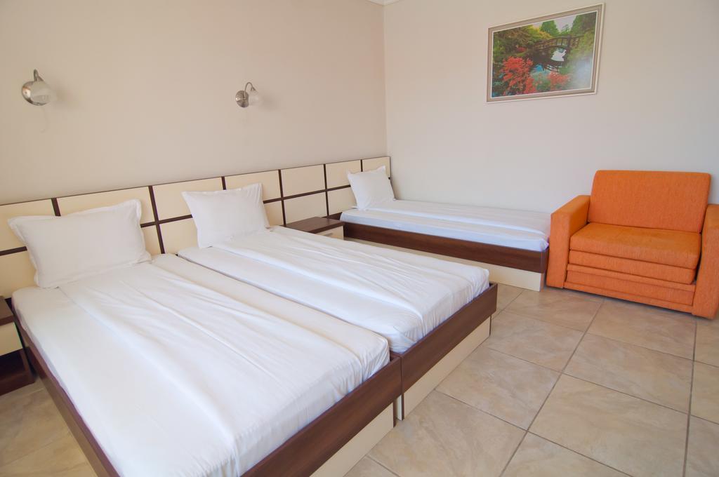 Guest House Hiora Ahtopol Bagian luar foto