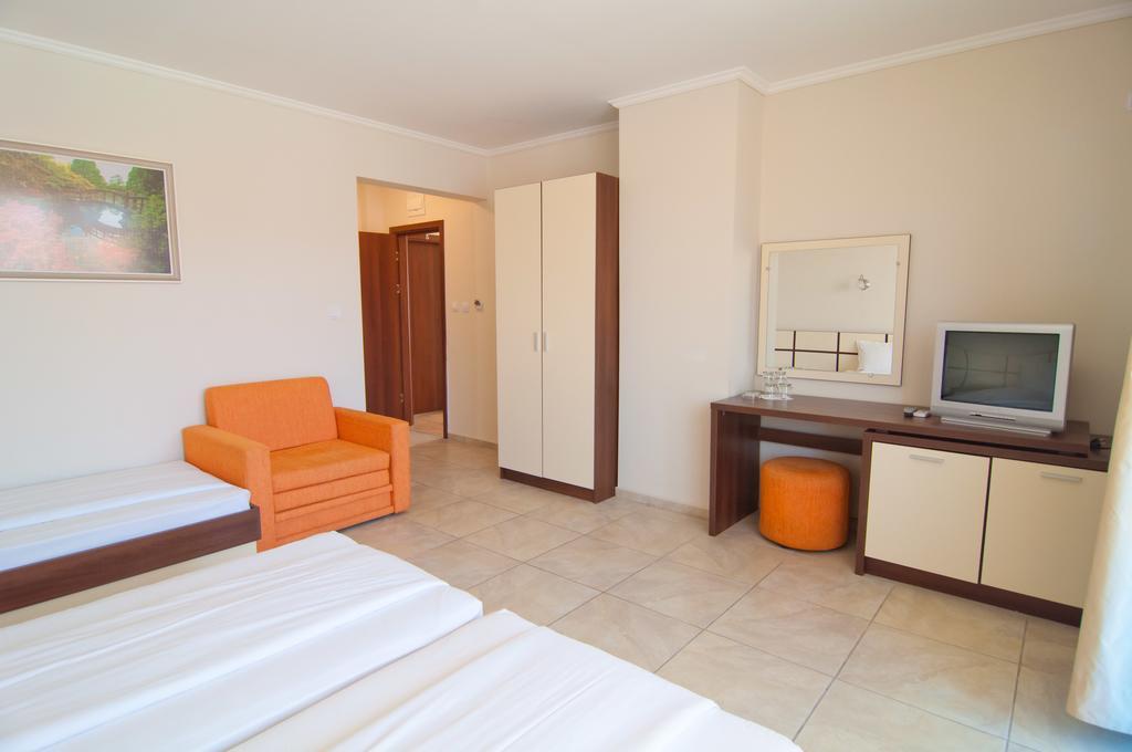 Guest House Hiora Ahtopol Bagian luar foto