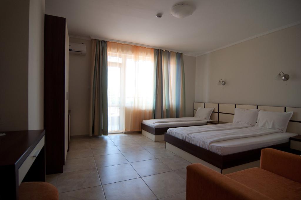 Guest House Hiora Ahtopol Bagian luar foto