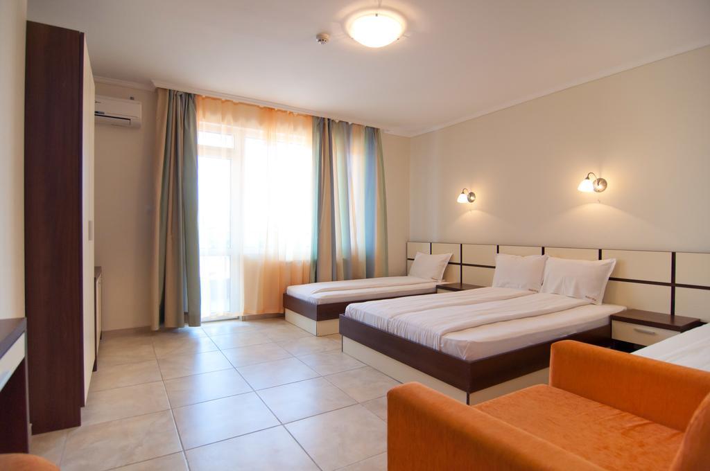 Guest House Hiora Ahtopol Bagian luar foto
