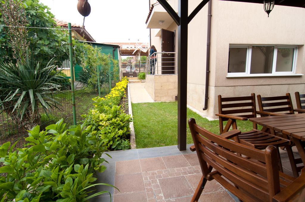 Guest House Hiora Ahtopol Bagian luar foto