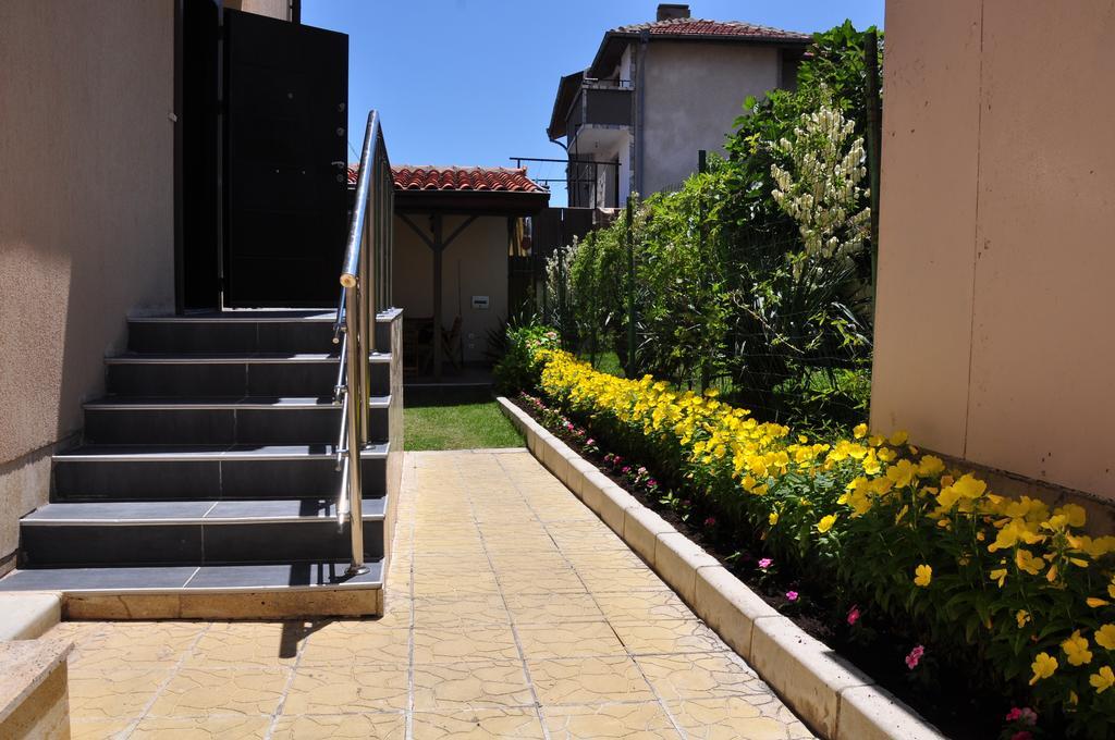 Guest House Hiora Ahtopol Bagian luar foto