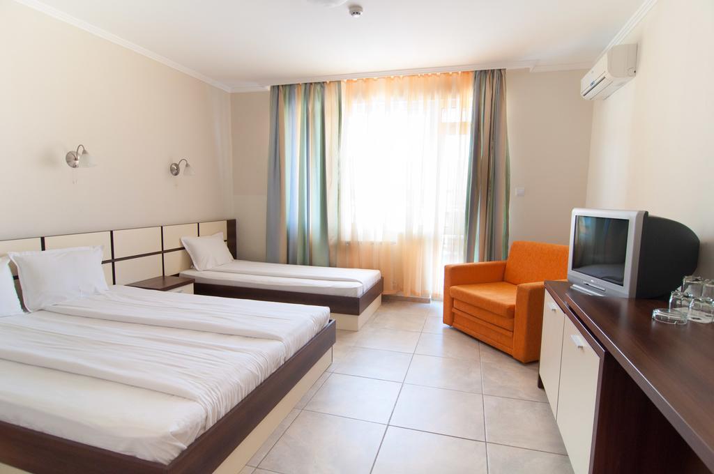 Guest House Hiora Ahtopol Bagian luar foto